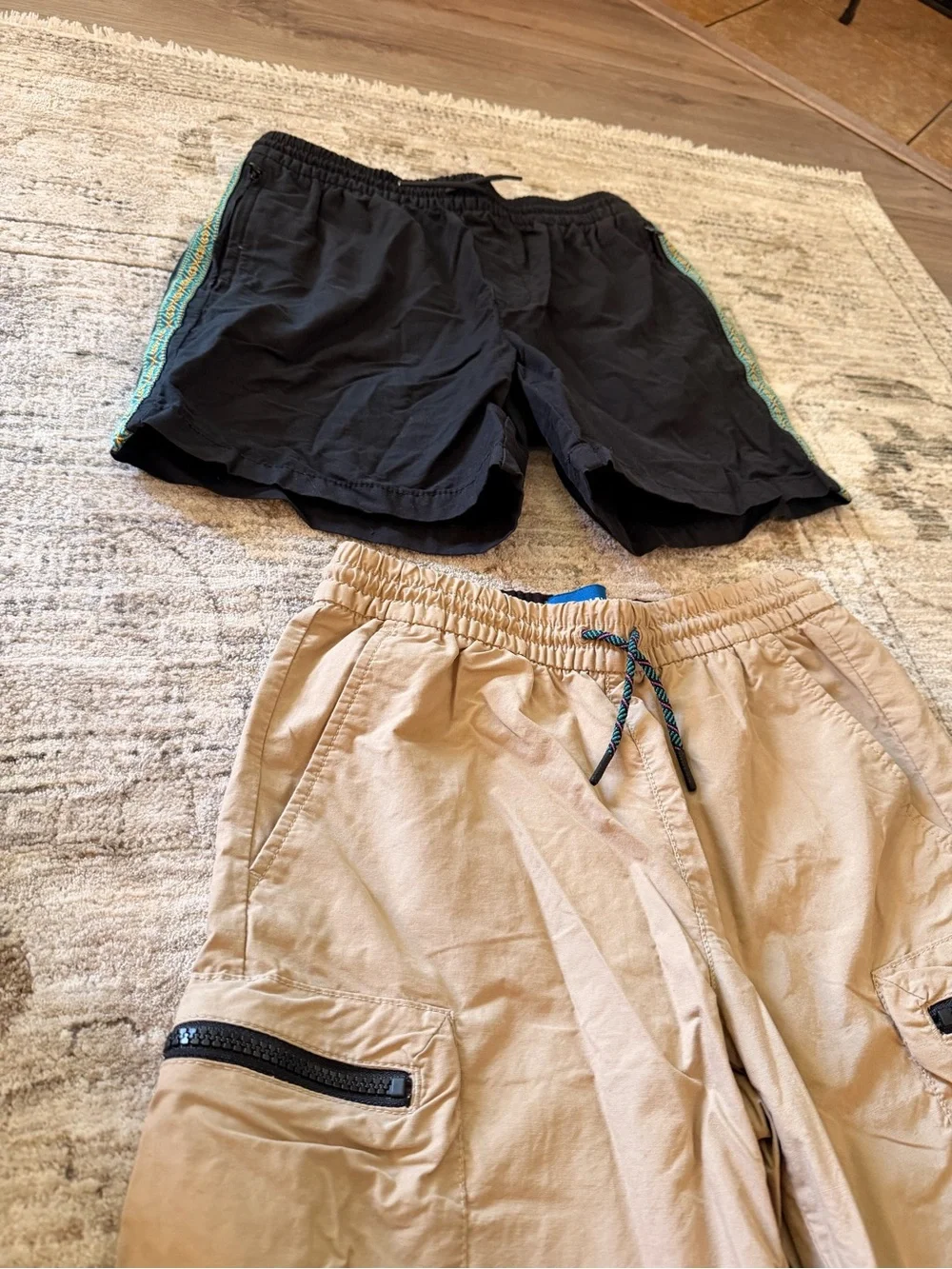 Boys Old Navy pair Above Knee Tech Zip Pocket Shorts & Khaki cargo shorts - Picture 2 of 7